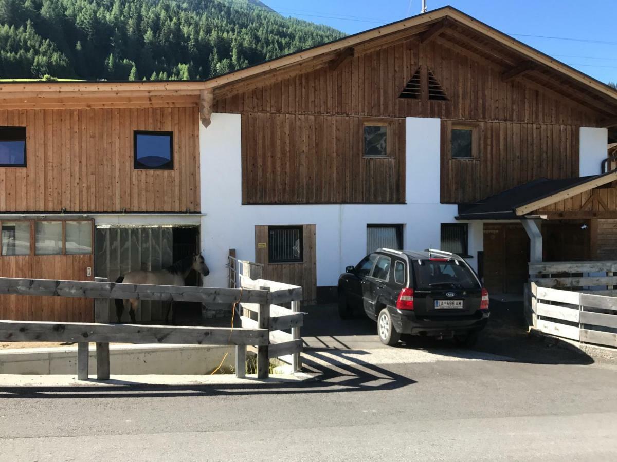 Pferdehof Bachegg Villa Tobadill Exteriör bild